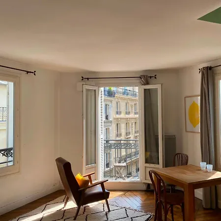 One Bedroom Near Champ Elysees With Air Con *